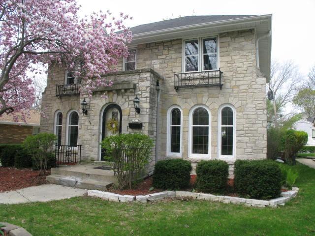 2537 N Swan Blvd., Wauwatosa, WI 53226