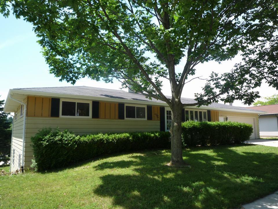 1239 Castle Ave, Sheboygan, WI 53081