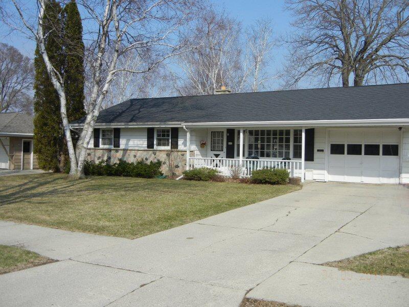 641 S 17th Ave, West Bend, WI 53095