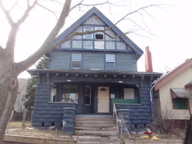 2215 N 37th St, Milwaukee, WI 53208