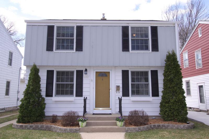 5157 N Shoreland Ave, Whitefish Bay, WI 53217
