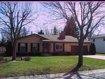 3737 W Thorncrest Dr., Franklin, WI 53132