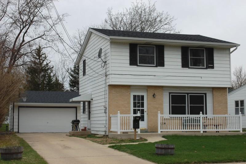 543 Center St., Hartford, WI 53027