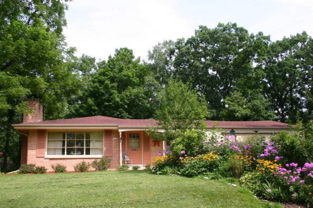 12106 W Elmwood Dr, Franklin, WI 53132