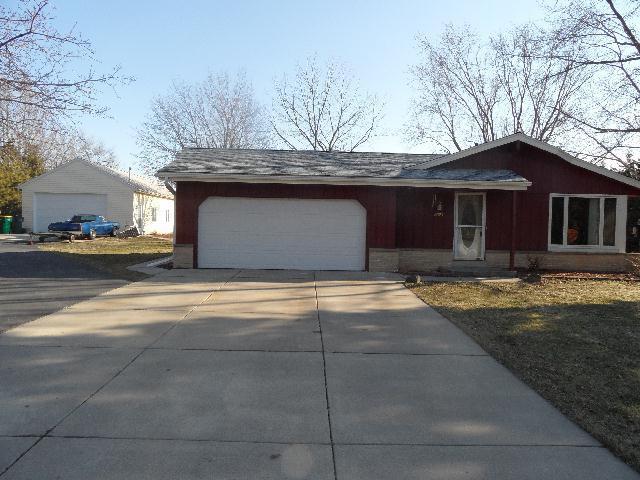 W927 Harmony Ln, East Troy, WI 53120