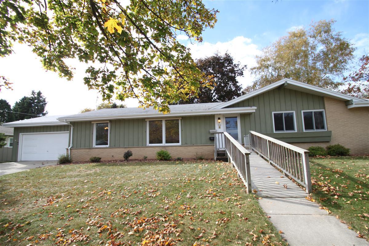 506 Fairway Dr, Sheboygan, WI 53081