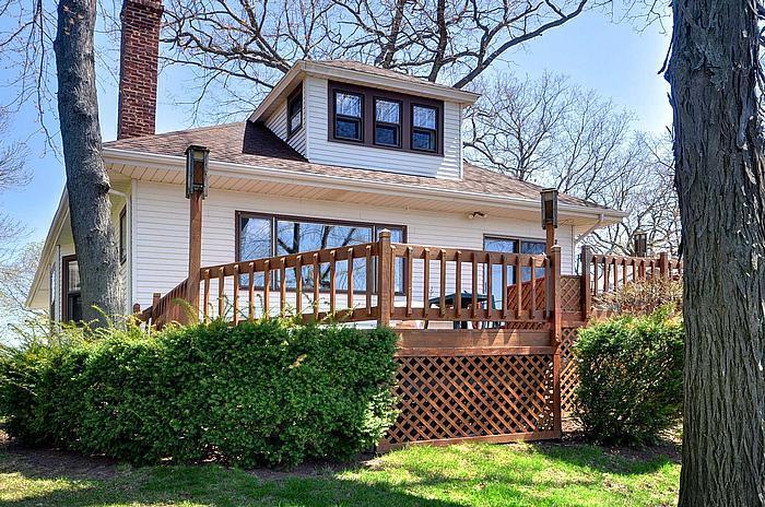 553 Greenland Ave, Oconomowoc, WI 53066