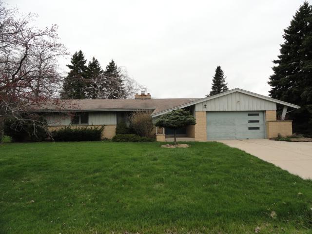 6997 N Bethmaur Ln, Glendale, WI 53209