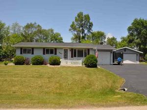 307 N Parkview Dr., Eagle, WI 53119