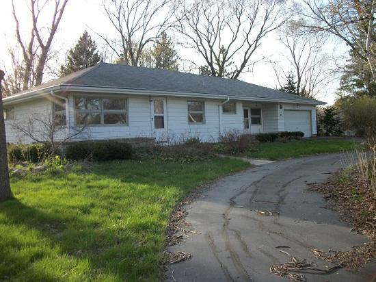 1619 S Sunnyslope Rd., New Berlin, WI 53151