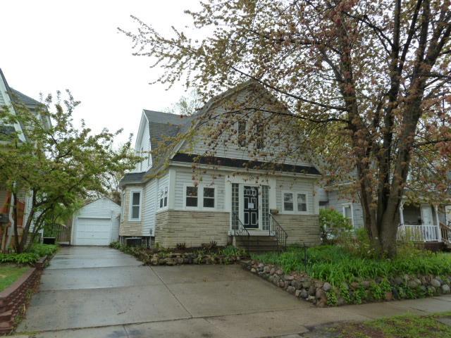 1123 67th St, Kenosha, WI 53143