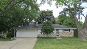 17800 W Westview Ln., New Berlin, WI 53146