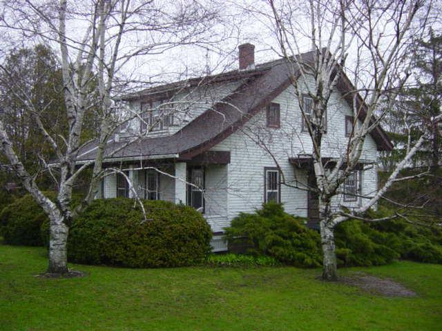 N6008 Coffee Rd, Farmington, WI 53038