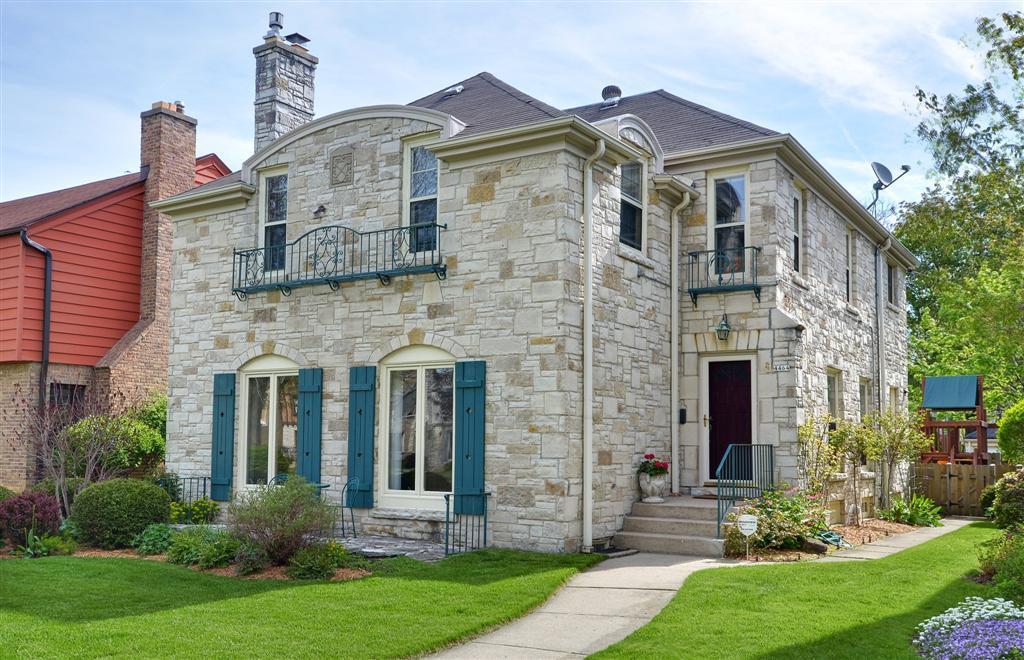 4464 N Ardmore Ave, Shorewood, WI 53211