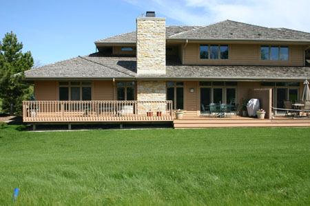 1201 Sweetbriar Ln, Hartland, WI 53029