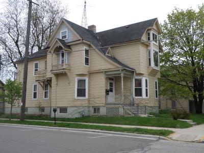 801 Park Ave, Racine, WI 53403