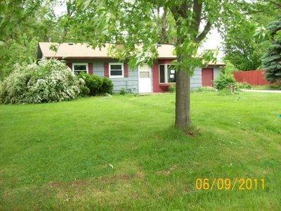 10571 S Alton Rd, Oak Creek, WI 53154