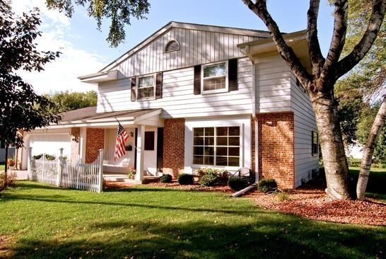 W53N755 Eton Ct, Cedarburg, WI 53012