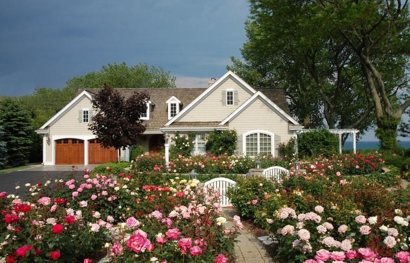 4025 Lighthouse Dr, Wind Point, WI 53402
