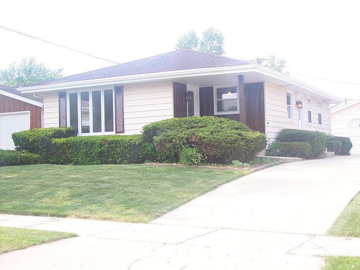 4512 53rd St, Kenosha, WI 53144