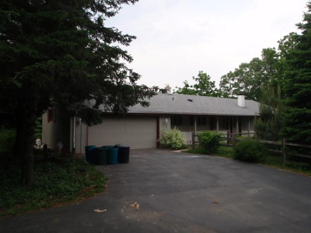 S63 W35586 Piper Rd., Eagle, WI 53119