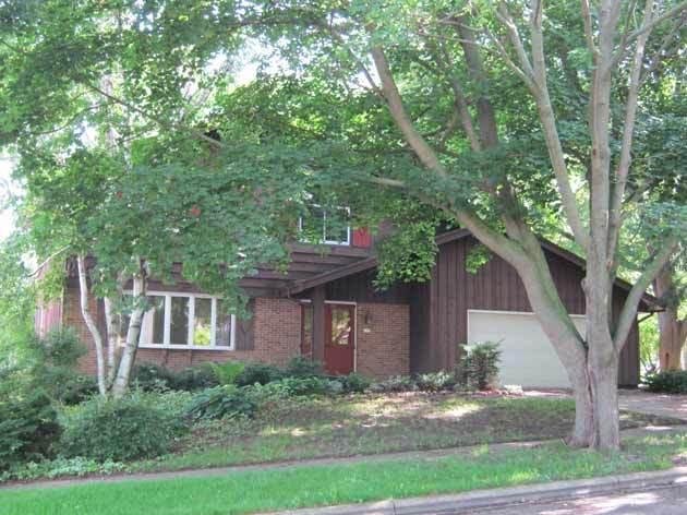 157 S Laurel Dr, West Bend, WI 53095