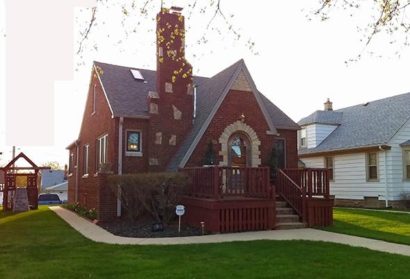 3771 S 15th St, Milwaukee, WI 53221