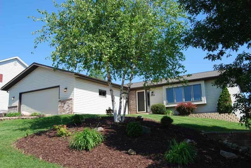 3224 Squire Ln, West Bend, WI 53090