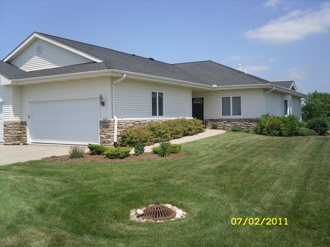 307 Creekside Pl., Delavan, WI 53115