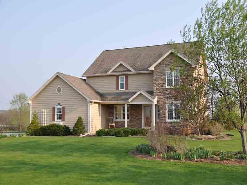 S90W34417 Whitetail Dr., Eagle, WI 53119