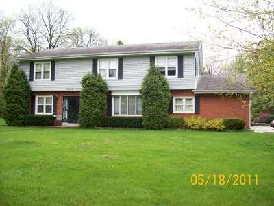 13125 W Honey Ln, New Berlin, WI 53151