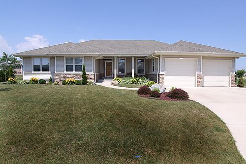 8868 W Silverwood Ct., Franklin, WI 53132