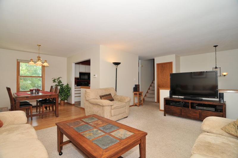 2105 Harris-highland Dr, Waukesha, WI 53188