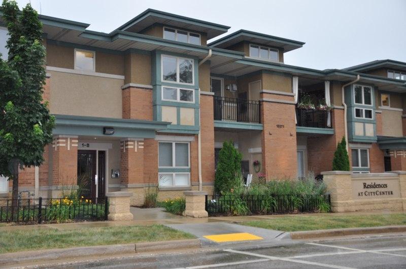 15271 Library Ln. #6, New Berlin, WI 53151