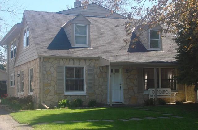 129 W Cherokee Cir, Fox Point, WI 53217