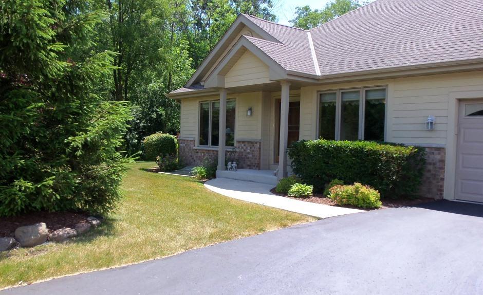 7024 S Fieldstone Ct., Franklin, WI 53132