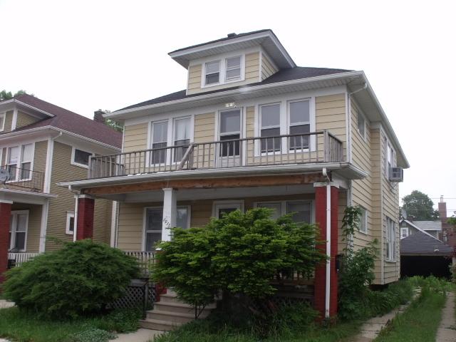 1915 Howe St, Racine, WI 53403