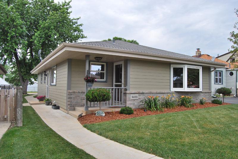 4655 S 45th St, Greenfield, WI 53220