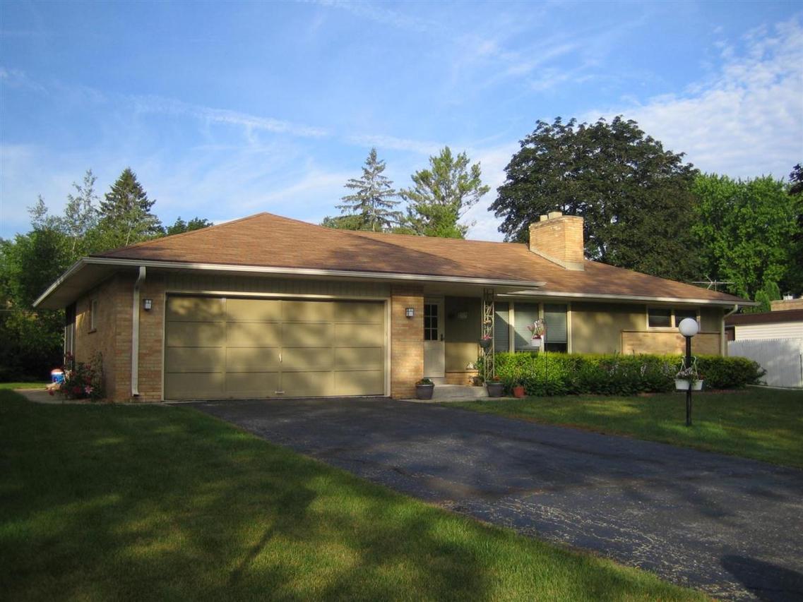 8167 N Green Bay Rd, Brown Deer, WI 53209