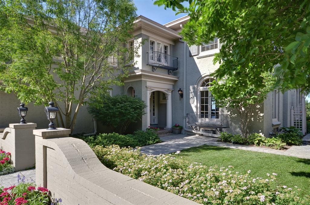 5426 N Lake Dr, Whitefish Bay, WI 53217