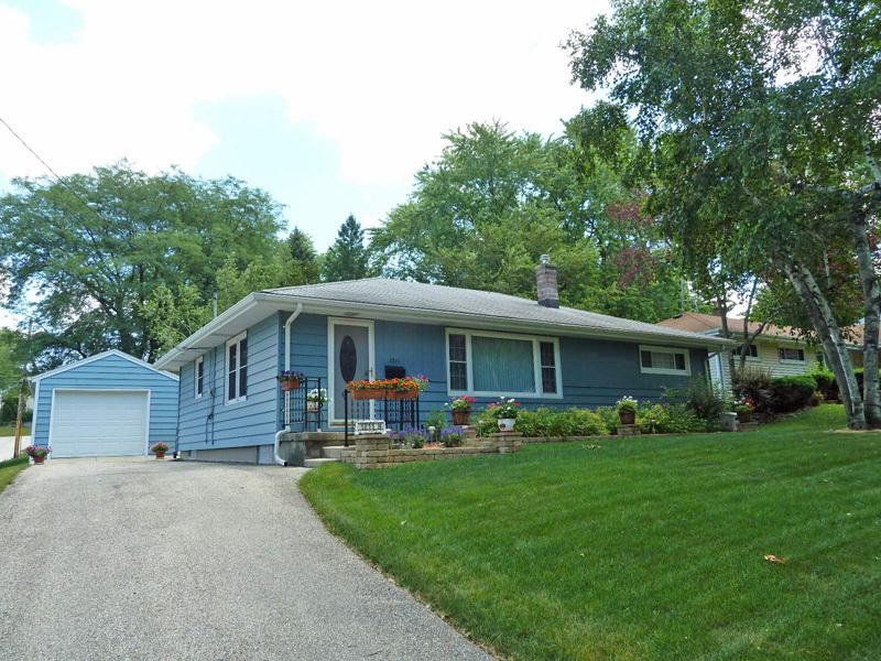1211 Hickory Dr., Waukesha, WI 53186