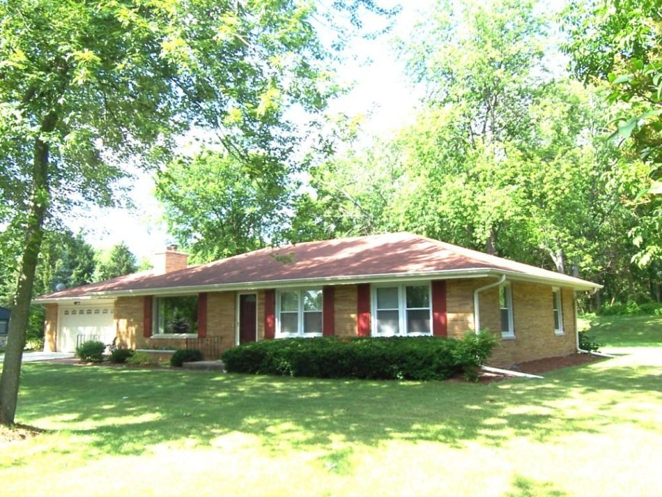 2345 Alta Louise Pkwy., Brookfield, WI 53045