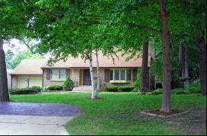539 N 117th St, Wauwatosa, WI 53226
