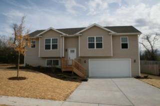717 N Joshua Ln, Lake Geneva, WI 53147