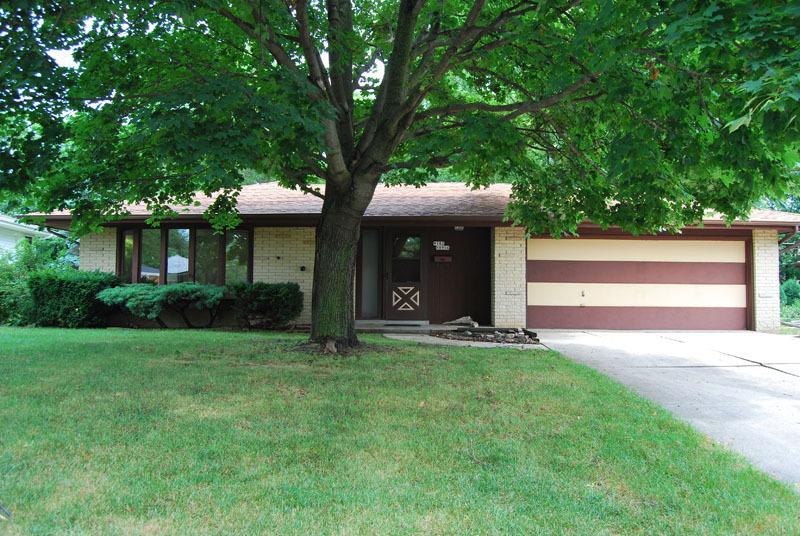 W182N8956 Princeway -, Menomonee Falls, WI 53051