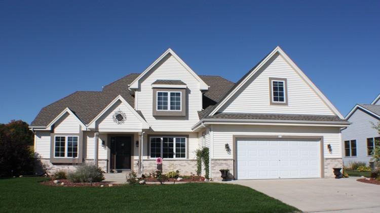 818 Aspen Dr, Hartford, WI 53027