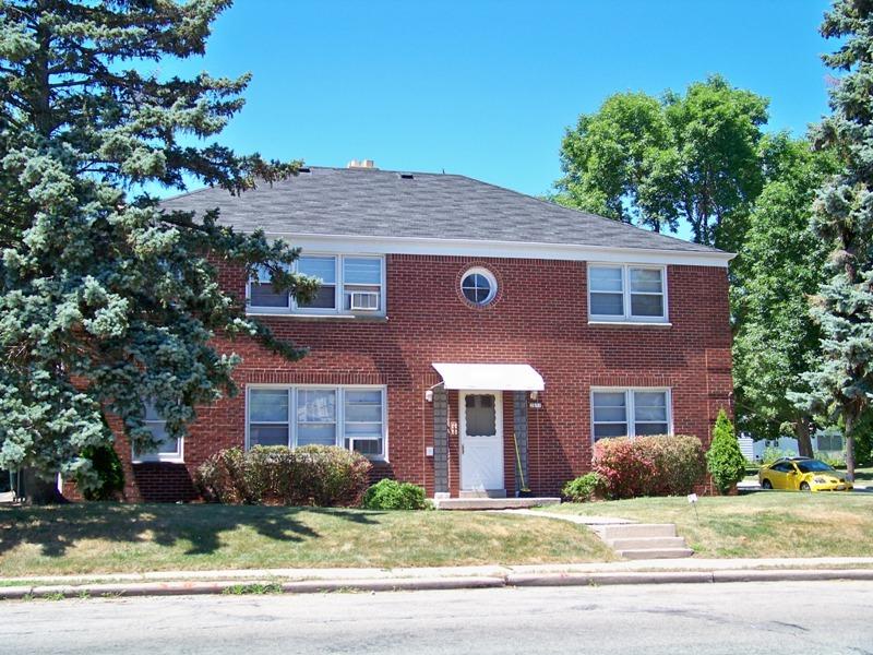 2571 N Wauwatosa  Ave., Wauwatosa, WI 53213