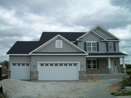 1293 Yosemite Rd, Oconomowoc, WI 53066