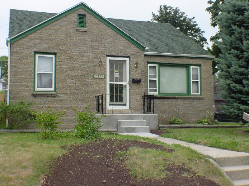 3301 S 9th St, Milwaukee, WI 53215