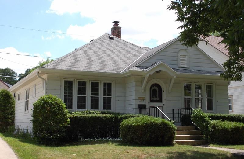 2534 N 66th St., Wauwatosa, WI 53213